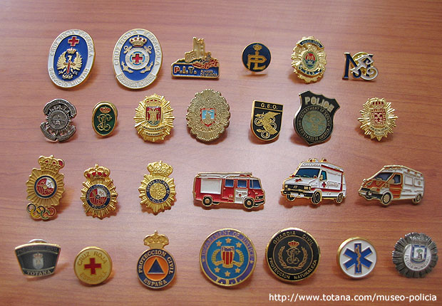 Colección de pins varios