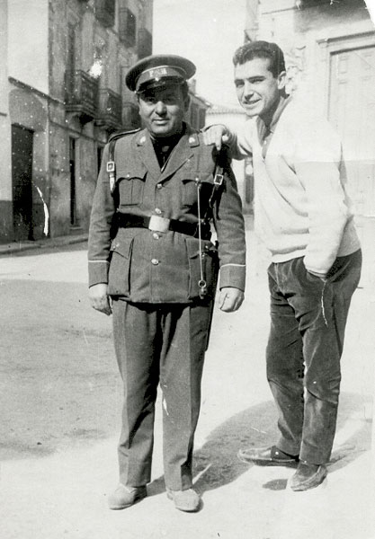 Manzanera y un amigo en la Calle del Pilar