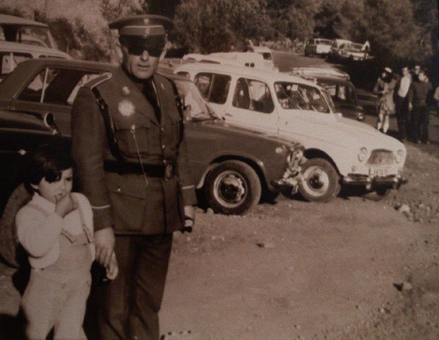 Compaero Torregrosa con su hija en La Santa,