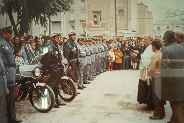 Toma de posesin de algunos Agentes (1975)