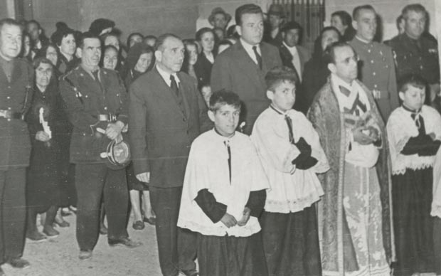Procesion (Cabrera y cabo Andres)